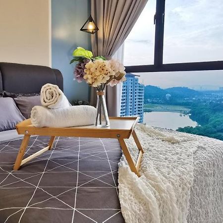 Astetica Pool & Lake View High Floor 100Mbps Wifi Netflix Сери-Кембанган Экстерьер фото