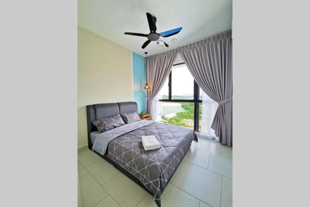 Astetica Pool & Lake View High Floor 100Mbps Wifi Netflix Сери-Кембанган Экстерьер фото