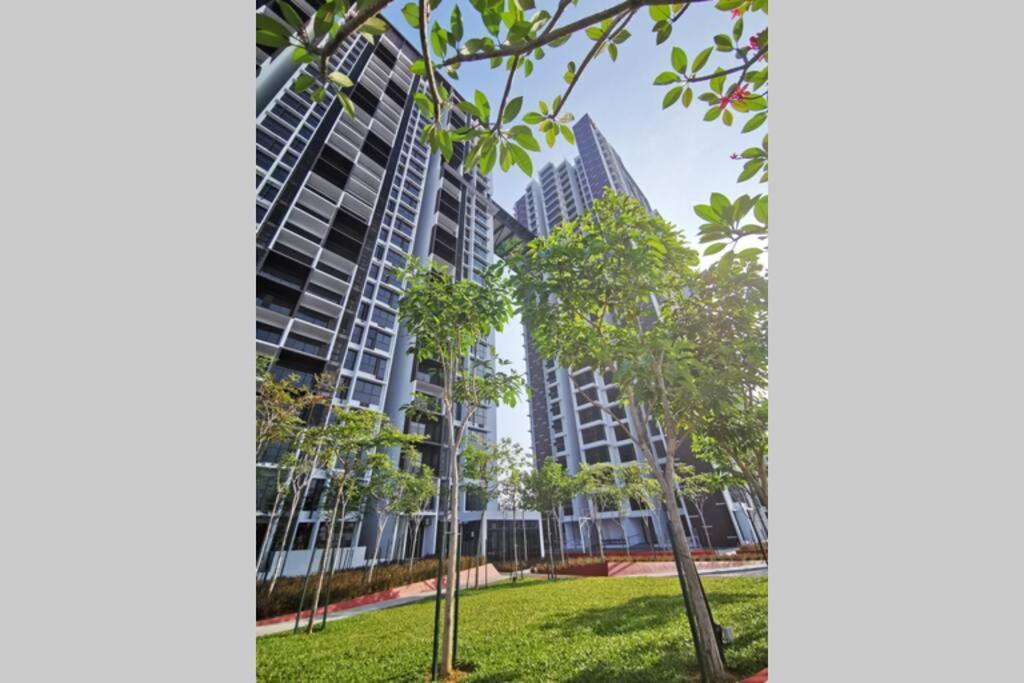Astetica Pool & Lake View High Floor 100Mbps Wifi Netflix Сери-Кембанган Экстерьер фото