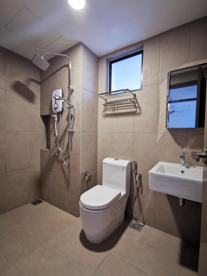 Astetica Pool & Lake View High Floor 100Mbps Wifi Netflix Сери-Кембанган Экстерьер фото