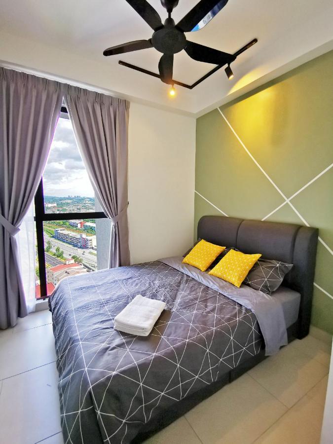 Astetica Pool & Lake View High Floor 100Mbps Wifi Netflix Сери-Кембанган Экстерьер фото