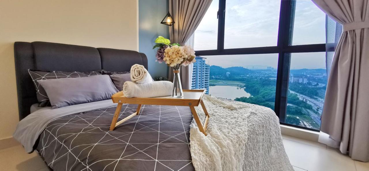 Astetica Pool & Lake View High Floor 100Mbps Wifi Netflix Сери-Кембанган Экстерьер фото