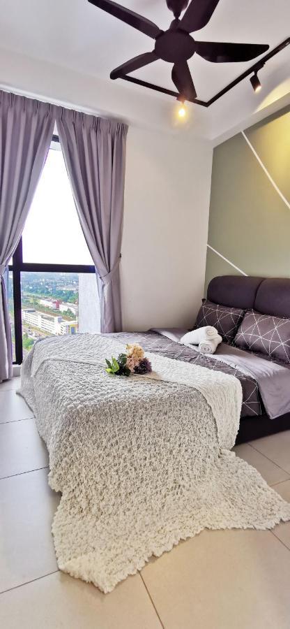 Astetica Pool & Lake View High Floor 100Mbps Wifi Netflix Сери-Кембанган Экстерьер фото